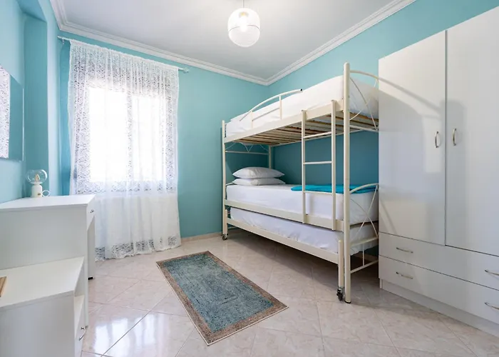 Sitholia Apartament *